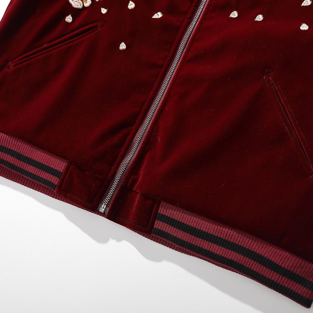 Front hem detail with center zipper and angled pocket openings