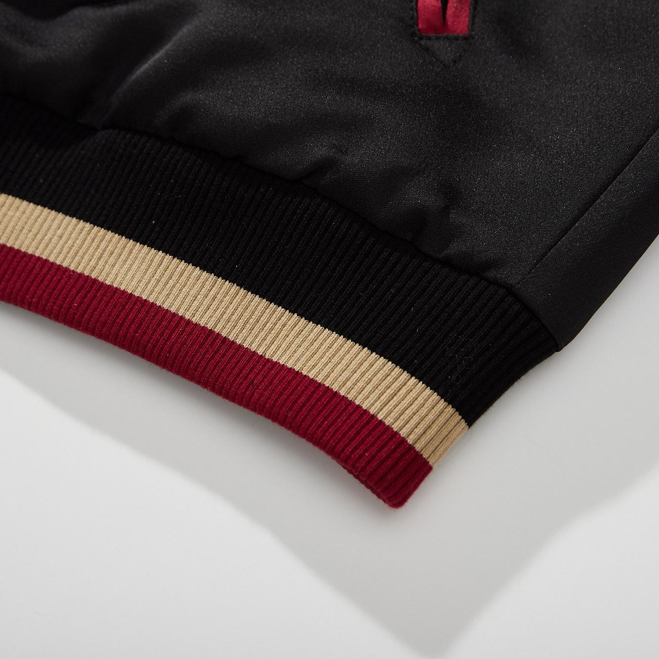Ribbed hem with contrast stripes