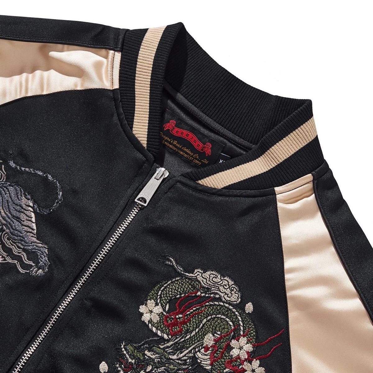 Ribbed baseball collar and smooth front zipper