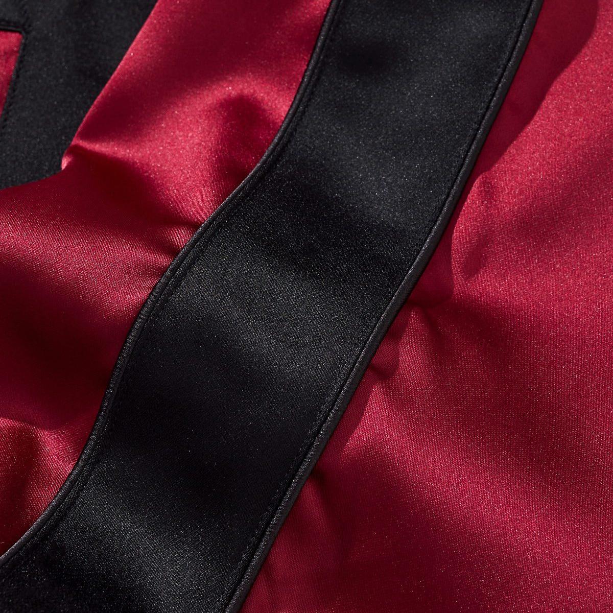 Sleeve panel detail with contrast stripe